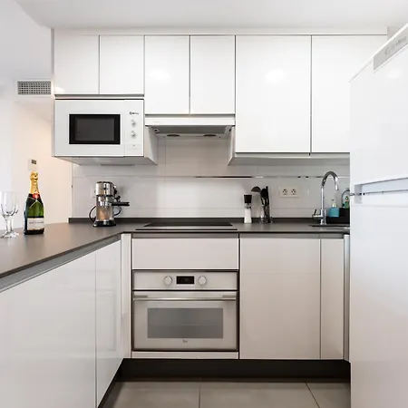 Bonanza Deluxe - Easy Walk To Beach, Marina And Shops Apartment Benalmadena