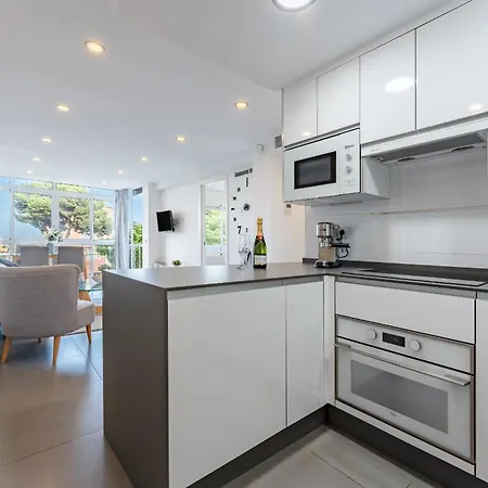 Bonanza Deluxe - Easy Walk To Beach, Marina And Shops Apartment Benalmadena